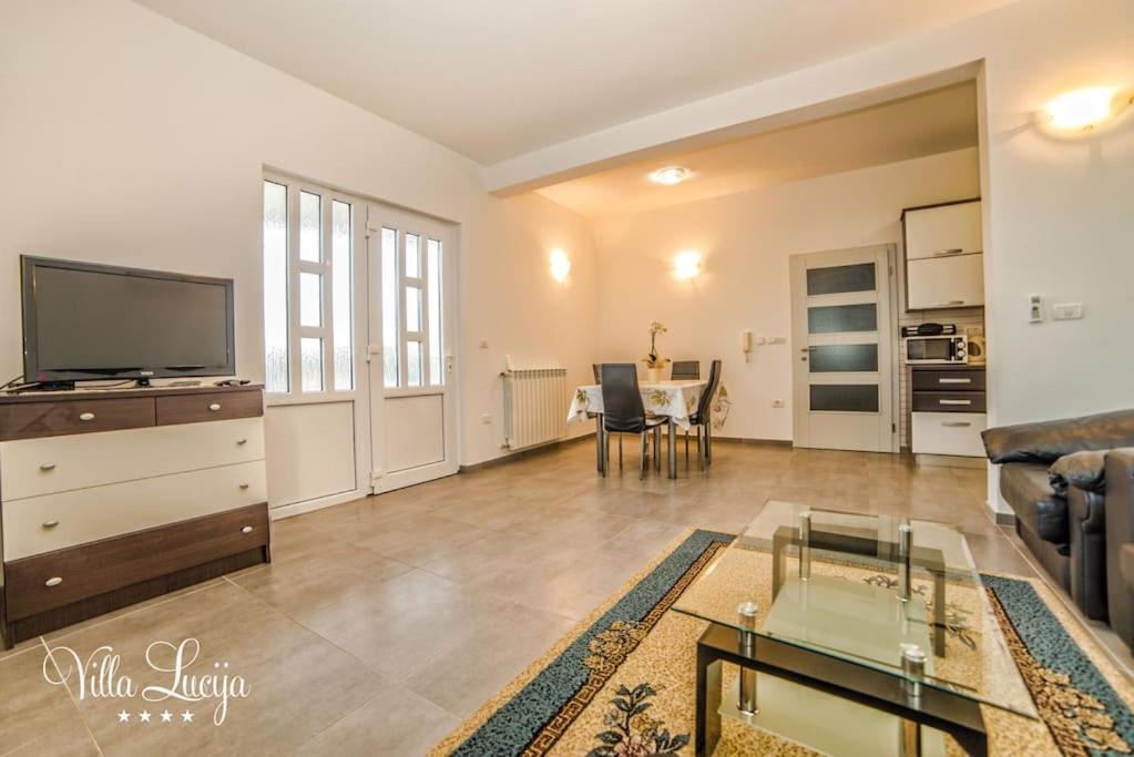 Villa Lucija Pula Exteriér fotografie