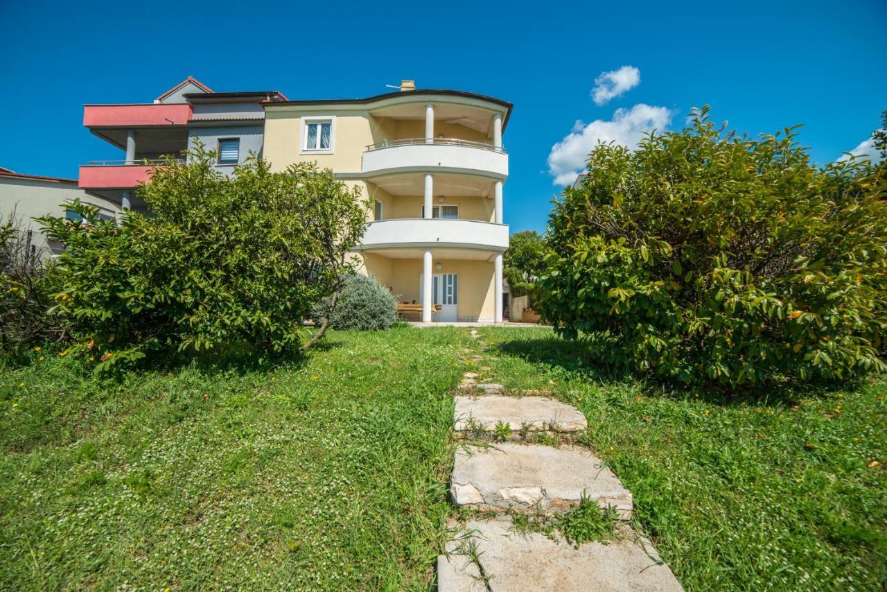 Villa Lucija Pula Exteriér fotografie